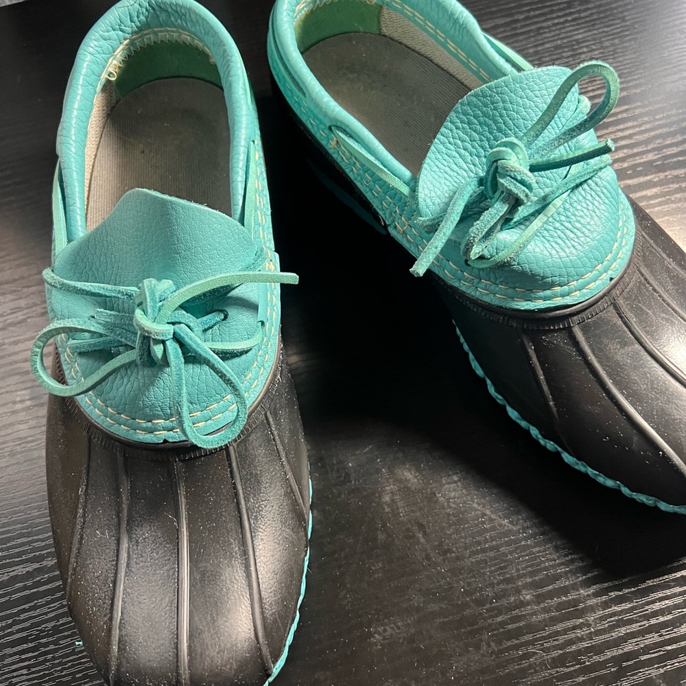 L.L. Bean Women's Moccasins in Teal and Black
